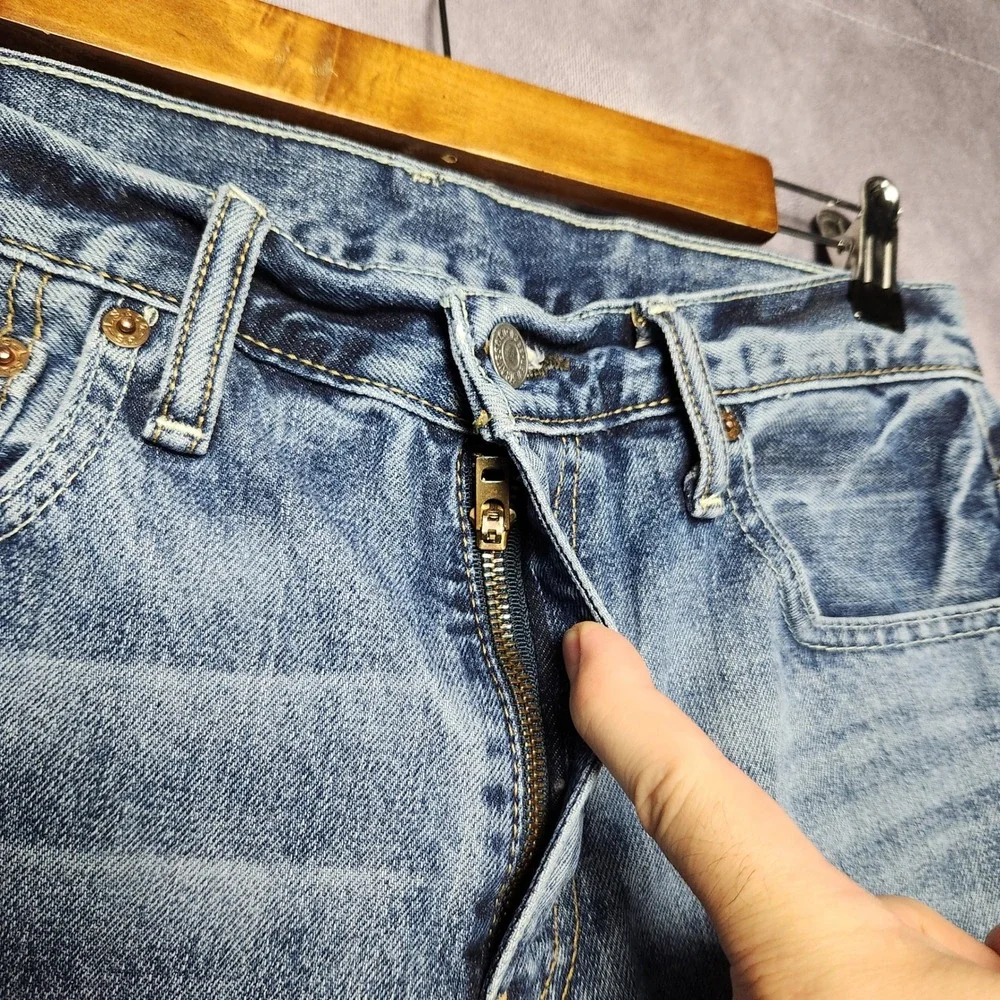 Levis levi 569